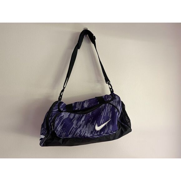 NWOT Purple Nike Duffle Bag - Picture 1 of 9